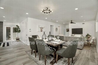 5404 Maisel Way in San Diego, CA - Building Photo - Building Photo