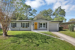 1374 Murray Dr in Jacksonville, FL - Building Photo