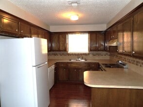 2321 NW 76th St in Lawton, OK - Building Photo - Building Photo