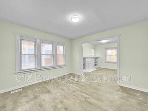 2231 E 68th St in Kansas City, MO - Building Photo - Building Photo