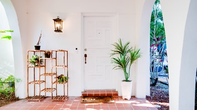 33 SW 18th Terrace in Miami, FL - Building Photo - Building Photo