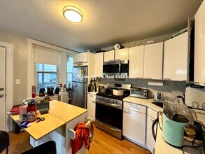 106 Berkshire St, Unit 124-3 in Cambridge, MA - Building Photo - Building Photo