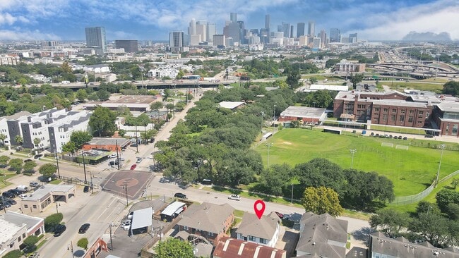 1812 Wheeler Ave in Houston, TX - Building Photo - Building Photo
