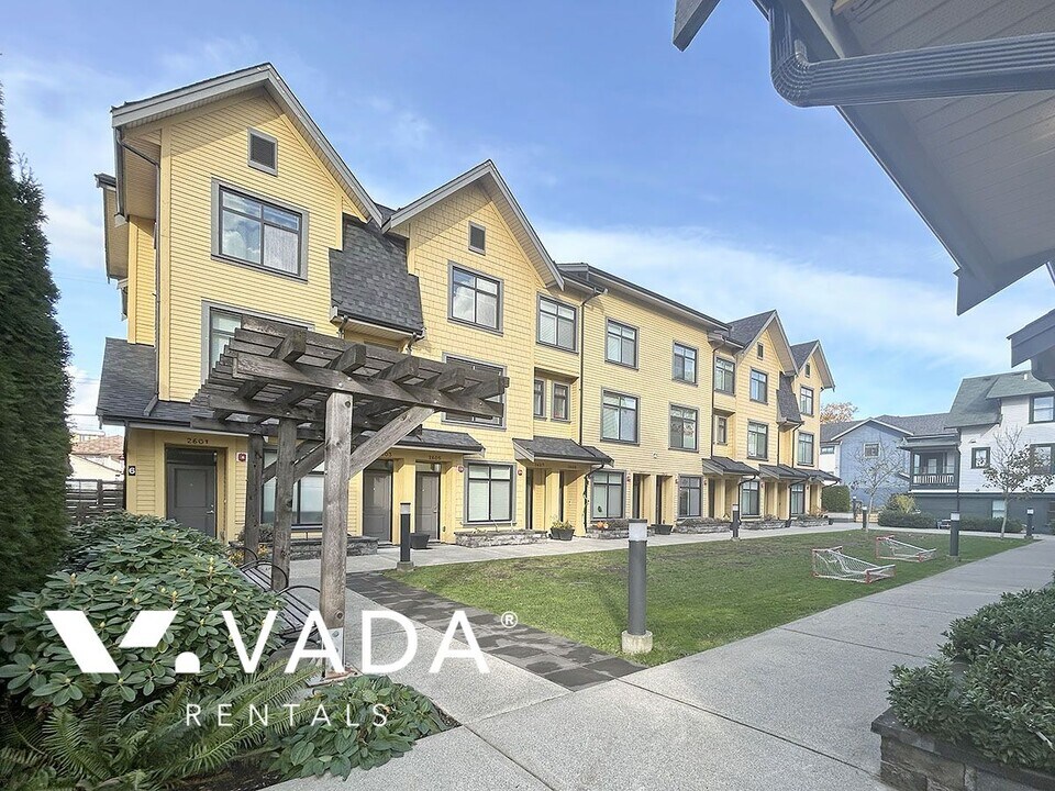 2613 E 43rd Ave in Vancouver, BC - Building Photo