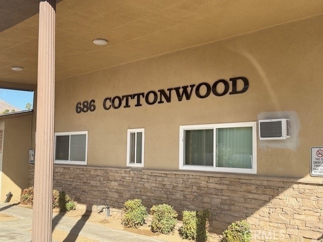 686 E Cottonwood Rd, Unit 7 in Palm Springs, CA - Foto de edificio - Building Photo