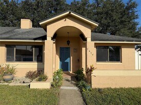 2417 Abbey Ave in Orlando, FL - Building Photo