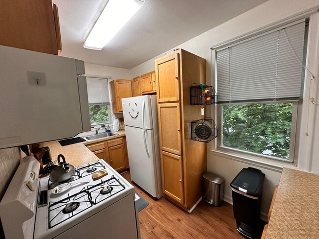 10 Burbank St in Yonkers, NY - Building Photo - Building Photo