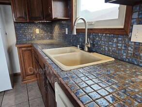 411 Oklahoma St in Anchorage, AK - Building Photo - Building Photo