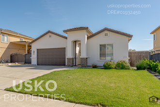 950 Sloboda Ave in Sacramento, CA - Foto de edificio - Building Photo