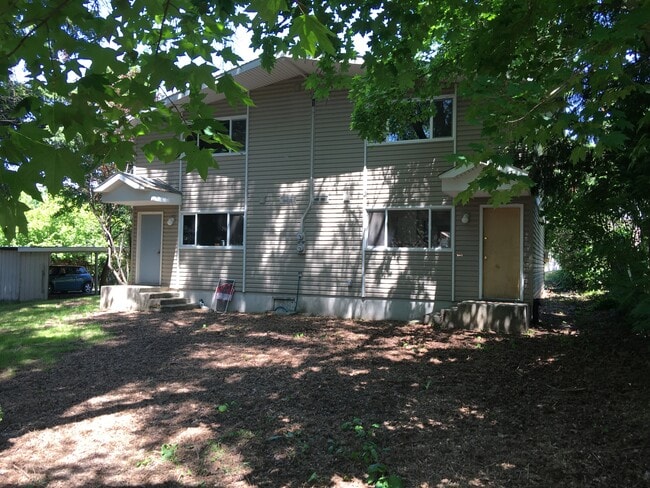 1165 NE Harvey Rd in Pullman, WA - Foto de edificio - Building Photo