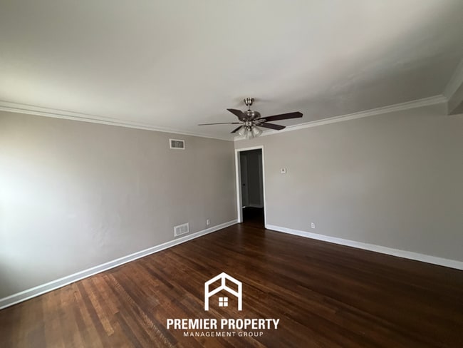 1235 S Perkins Rd in Memphis, TN - Building Photo - Building Photo