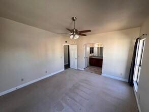 3011 Sunfish Dr, Unit C in Henderson, NV - Building Photo - Building Photo