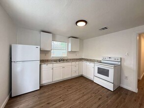 2311 Potosi St in San Antonio, TX - Building Photo - Building Photo