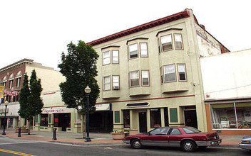 Galleria Apartments in Vallejo, CA - Foto de edificio - Building Photo