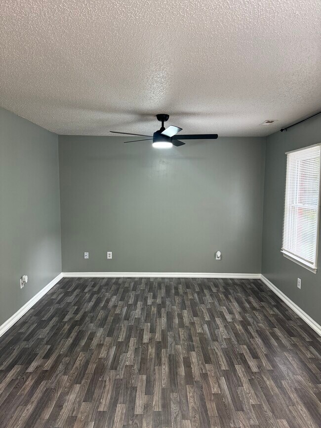 612 W Robinson St in Dallas, NC - Building Photo - Building Photo