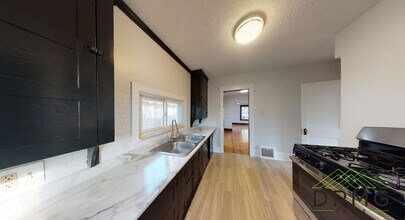 224 Mifflin Ave in Lansing, MI - Building Photo - Building Photo