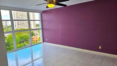 400 Leslie Dr, Unit 807 in Hallandale Beach, FL - Building Photo - Building Photo