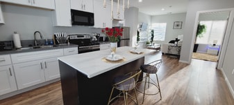 532 Cesar E Chavez Pky in San Diego, CA - Building Photo