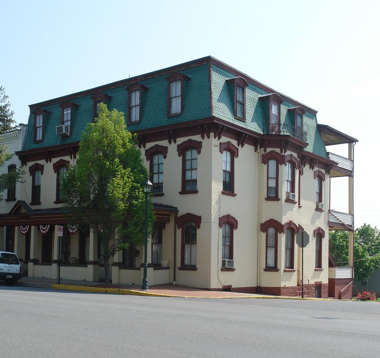 101-105 Market St in Selinsgrove, PA - Building Photo