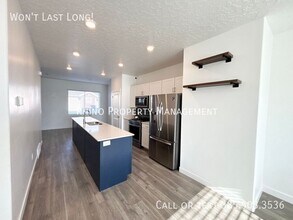 1092 E Vessel Ct in Saratoga Springs, UT - Building Photo - Building Photo