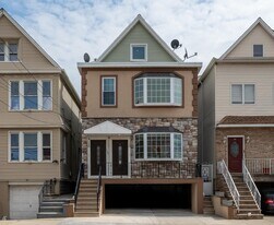 164 Avenue B in Bayonne, NJ - Building Photo