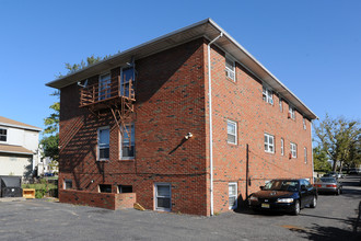 1 Cedar St in Perth Amboy, NJ - Building Photo - Building Photo