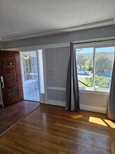1364 E 32nd St in Oakland, CA - Building Photo - Building Photo