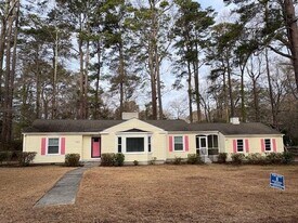 101 Lakewood Dr in Greenville, NC - Building Photo