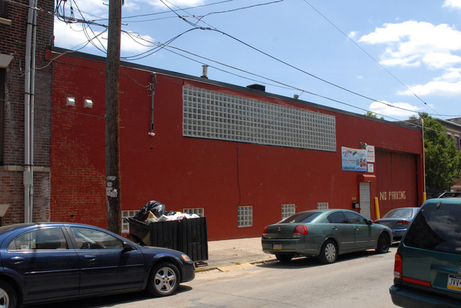 One APM Plaza in Philadelphia, PA - Building Photo - Building Photo