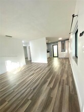 1735 SW 21st St in Miami, FL - Building Photo - Building Photo