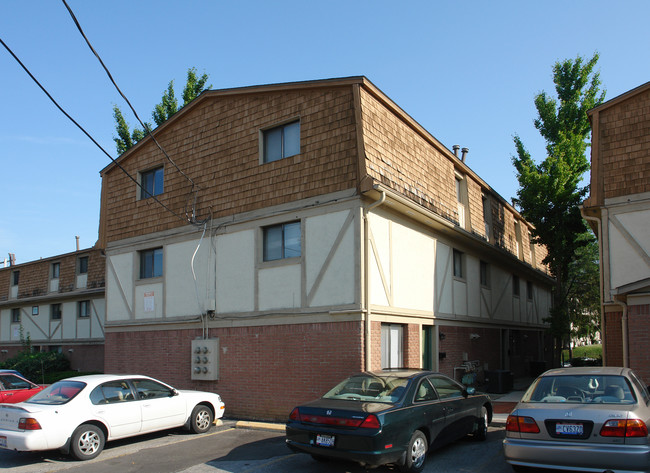 201-253 W 9th Ave in Columbus, OH - Foto de edificio - Building Photo