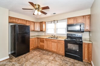 110 Mills Dr in Louisville, KY - Building Photo - Building Photo