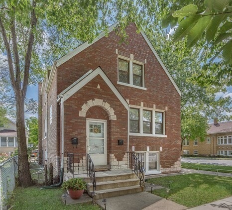 property at 2345 Ridgeland Ave