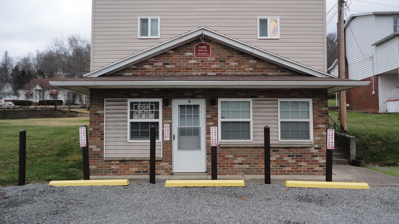 1495 Sabraton Ave in Morgantown, WV - Foto de edificio