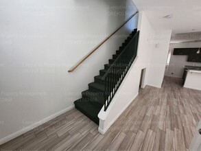 3275 Chester Ln in Bakersfield, CA - Building Photo - Building Photo