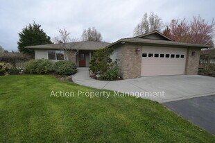 83 Seahawk Dr in Sequim, WA - Building Photo