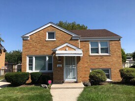 2413 S 22nd Ave in Broadview, IL - Building Photo