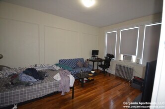 1687 Commonwealth Ave, Unit 25 in Boston, MA - Building Photo - Building Photo