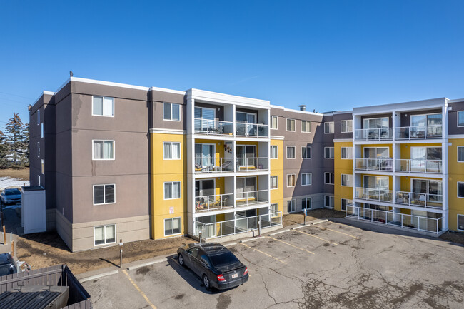 4455 Greenview Dr NE in Calgary, AB - Building Photo - Building Photo