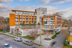 2610 Victoria Dr in Vancouver, BC - Building Photo