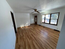 715 Westgate St, Unit Main Level in Iowa City, IA - Building Photo