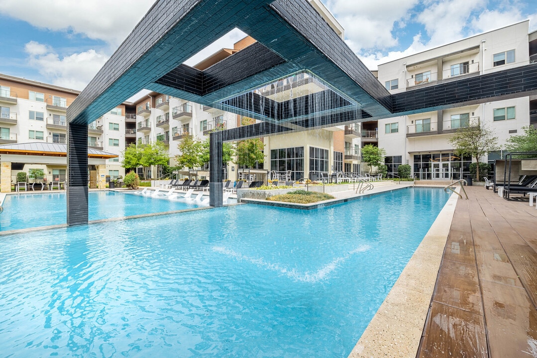 Evoke in Plano, TX - Building Photo