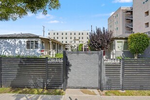 Unit in Los Angeles, CA - Building Photo