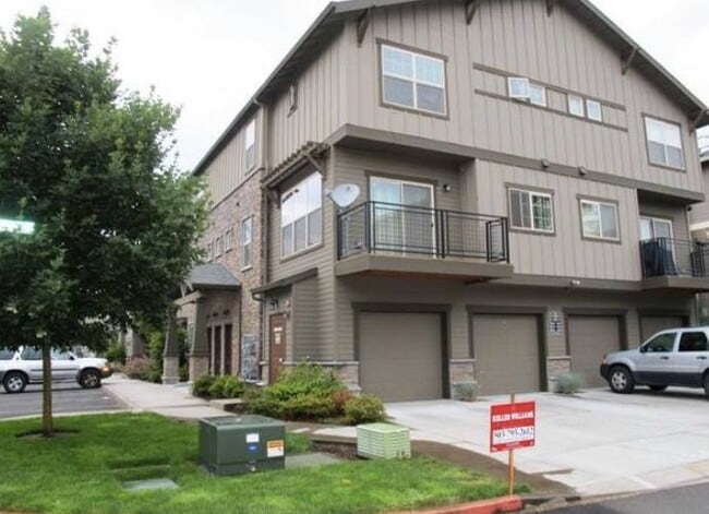 property at 635 NE Garswood Ln