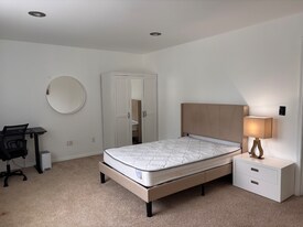 27409 237th Pl SE in Maple Valley, WA - Building Photo