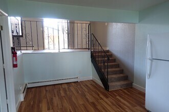 248 Zappa Pl in Anchorage, AK - Building Photo - Building Photo