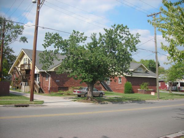 1923-1925 McCalla Ave in Knoxville, TN - Foto de edificio - Building Photo