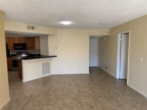 9001 Wiles Rd, Unit 204 in Coral Springs, FL - Building Photo - Building Photo