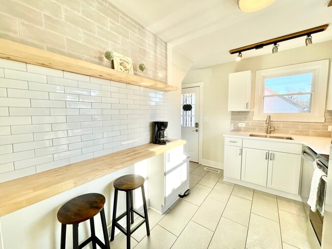 1325 Willow Dr in Charlottesville, VA - Building Photo - Building Photo