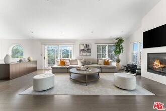 3782 Berry Dr in Los Angeles, CA - Building Photo - Building Photo